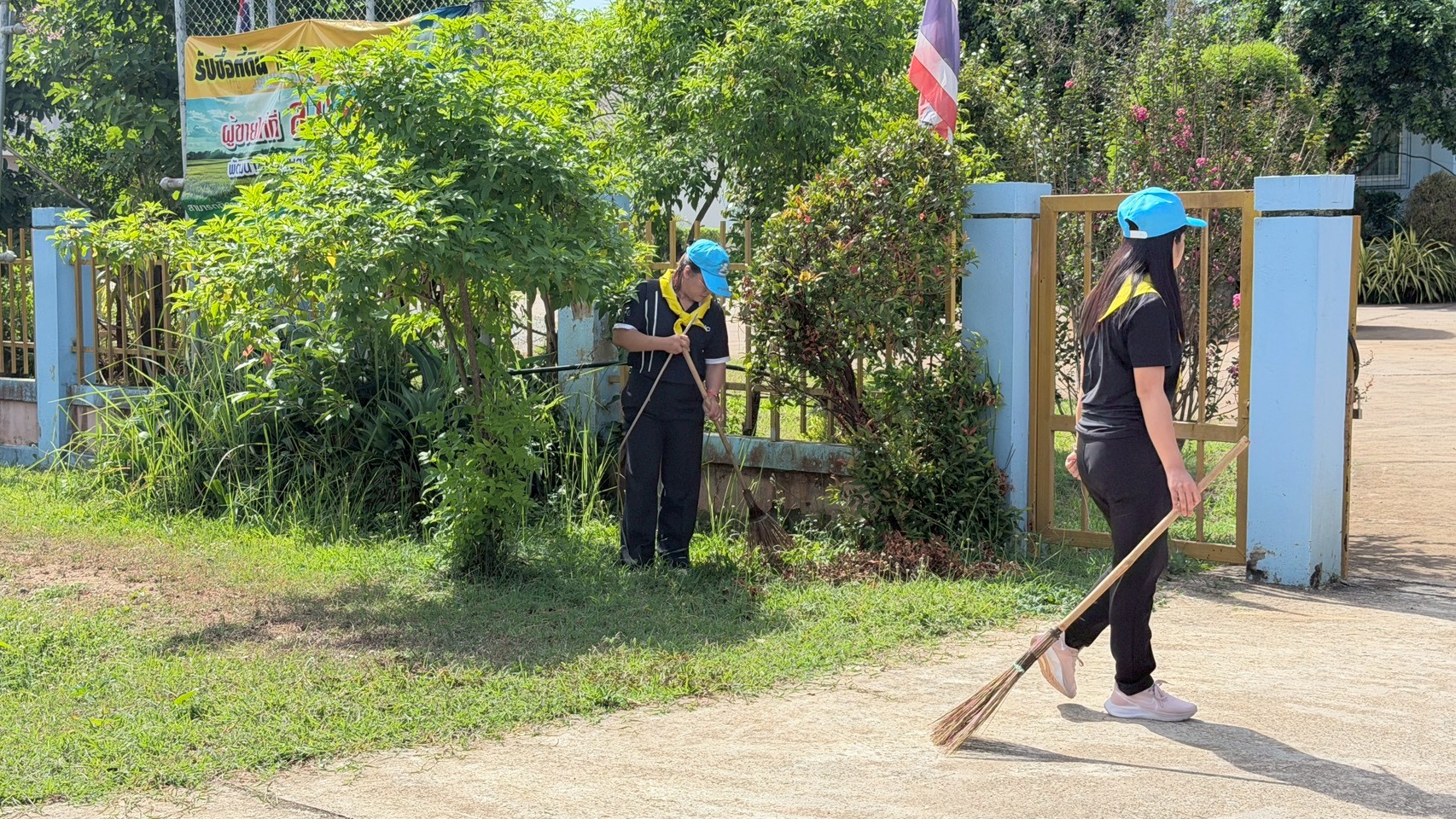 title - ส.ป.ก.แพร่ จัดกิจกรรมจิตอาสาบำเพ็ญสาธารณประโยชน์ และบำเพ็ญสาธารณกุศลเฉลิมพระเกียรติเนื่องในโอกาส พระราชพิธีมหามงคลเฉลิมพระชนมพรรษา ๔ รอบ  สมเด็จพระนางเจ้าฯ พระบรมราชินี 